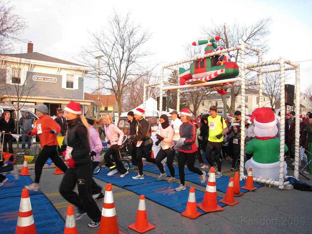 Holiday Hustle 5K 2009 300.jpg - The 2009 running of the Holiday Hustle 5K put on by Running Fit in Dexter Michigan on a sunny but 28 degree on December 5, 2009.